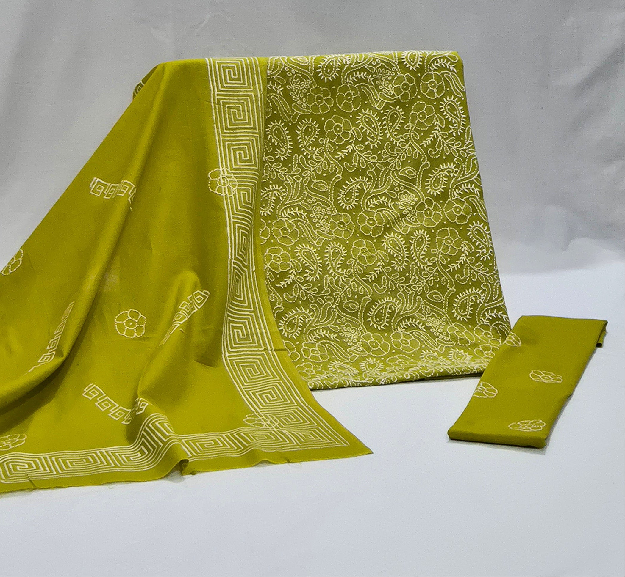 Unstitched Lawn | 2-Piece (Shirt & Dupatta)